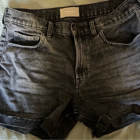 Everlane shorts - Picture 2 of 4